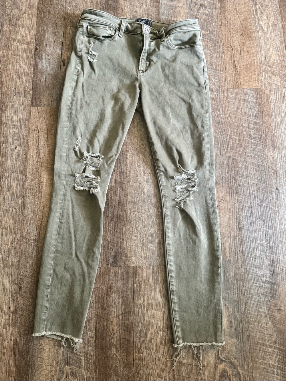 Abercrombie & Fitch Olive Distressed Women’s Skinny Jeans